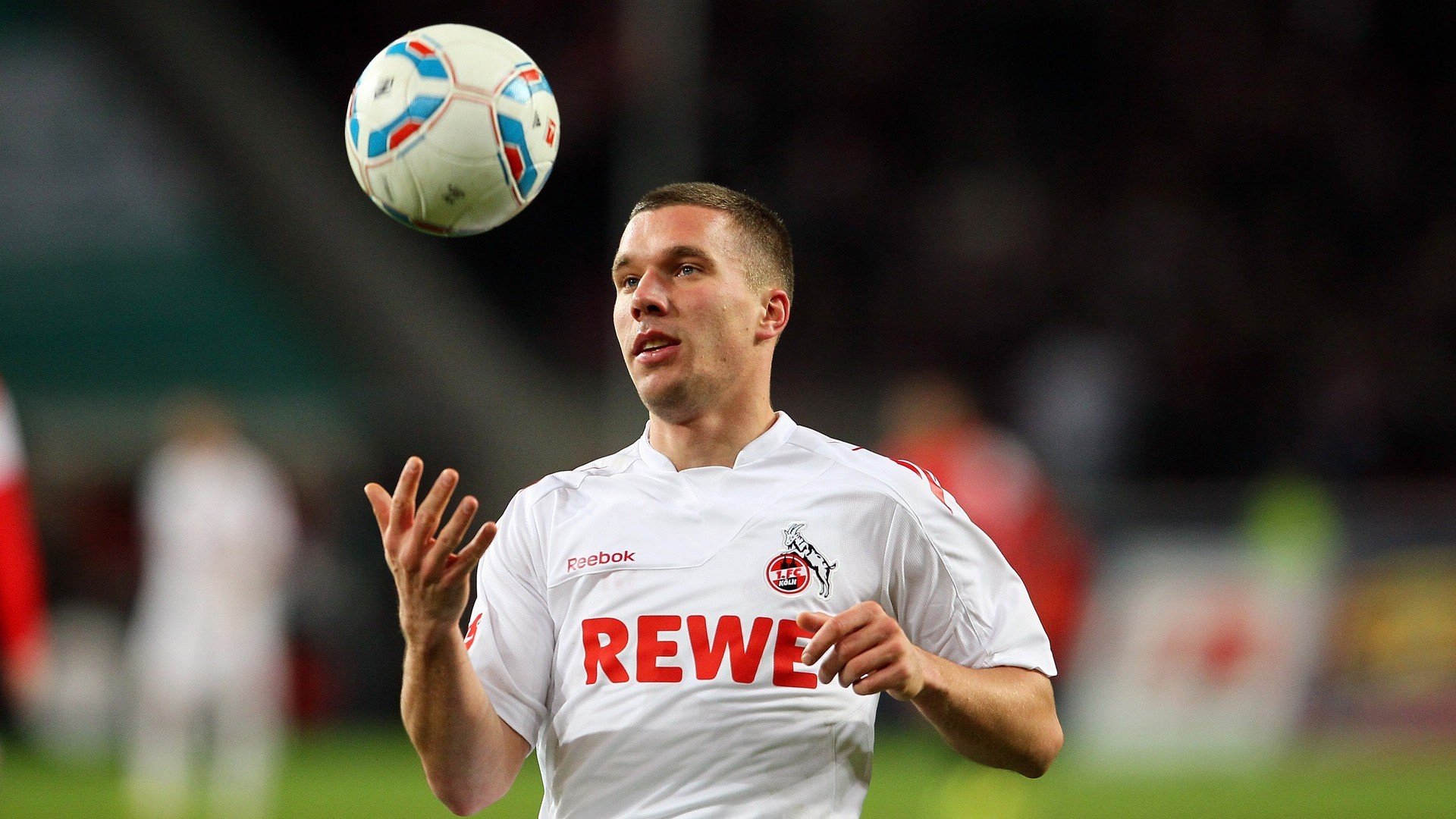 职业联赛推动球员形象授权鼓励多维商业开发